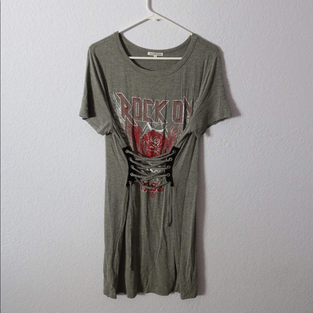 Light grey rock on T-shirt dress